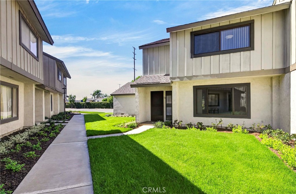 End unit - 1455 W Cerritos Avenue 32, Anaheim CA 92802 - photo 4