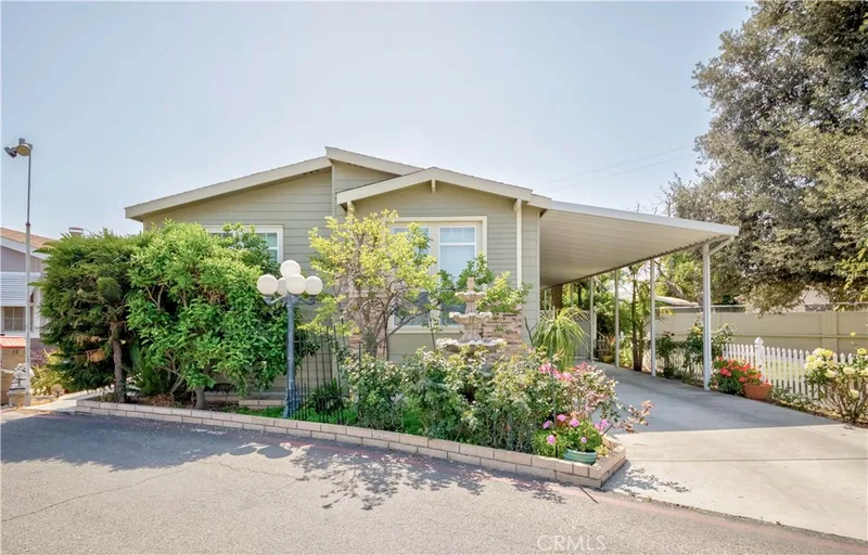 15 Pine Via, Anaheim, CA 92801