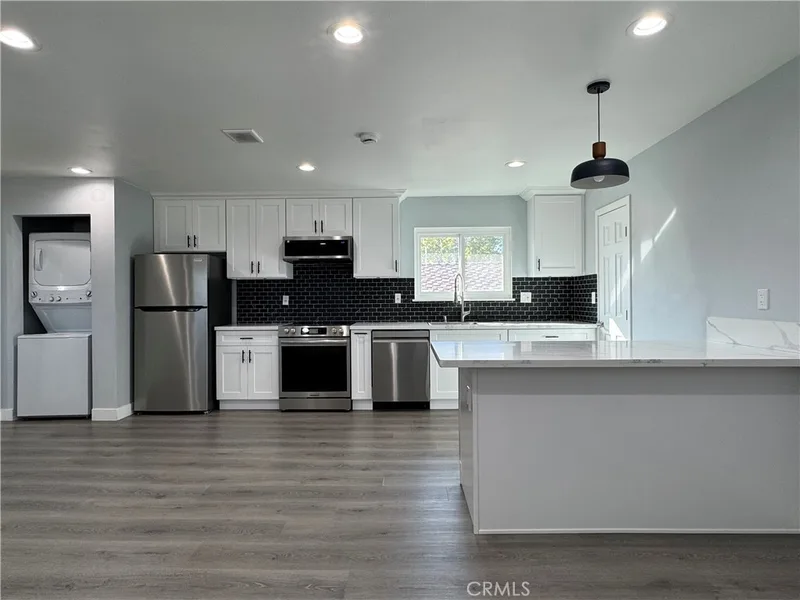 1533 W Laster B, Anaheim, CA 92802