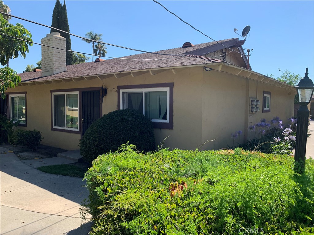 Front. End unit - 1541 La Palma Avenue E A4, Anaheim CA 92805 - photo 1