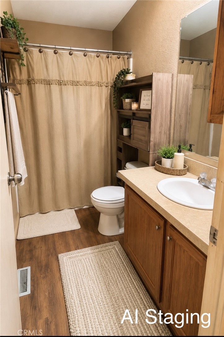 bathroom1 - 1616 S Euclid 21, Anaheim CA 92802 - photo 4