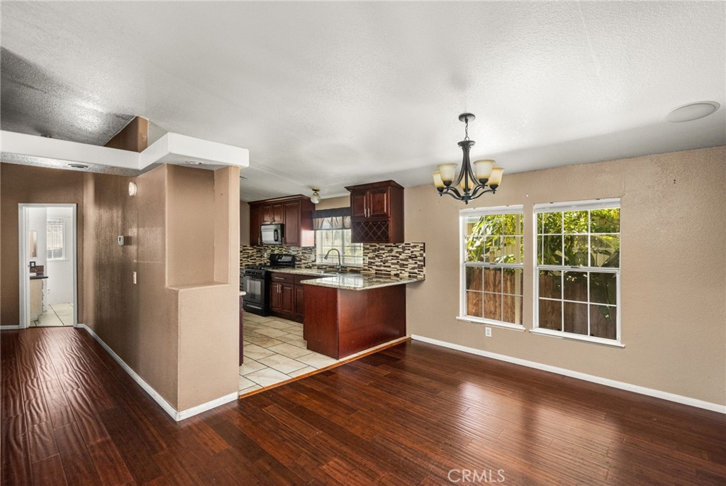 Dining area - 1616 S Euclid 71, Anaheim CA 92802 - photo 8