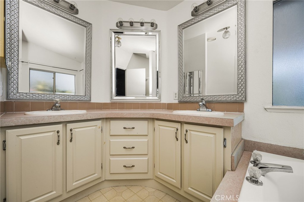 Primary bathroom - 1616 S Euclid 71, Anaheim CA 92802 - photo 25