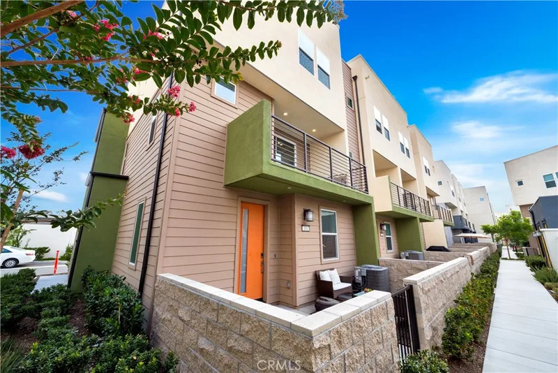 1647 W Lincoln Avenue 101, Anaheim, CA 92801