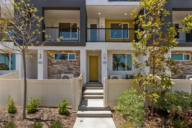 1665 W Broadway Lane, Anaheim, CA 92801