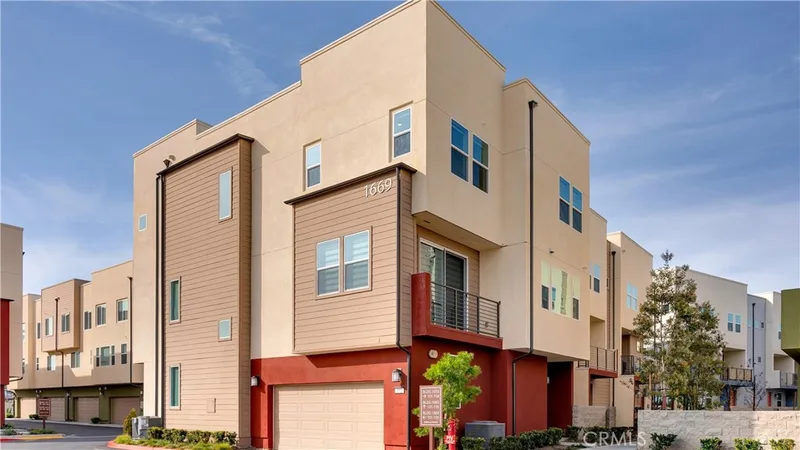1669 W Lincoln Avenue 102, Anaheim, CA 92801