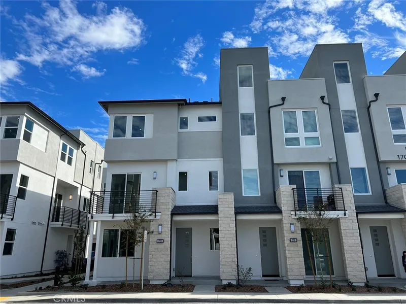 1723 W Cara Dr, Anaheim, CA 92805