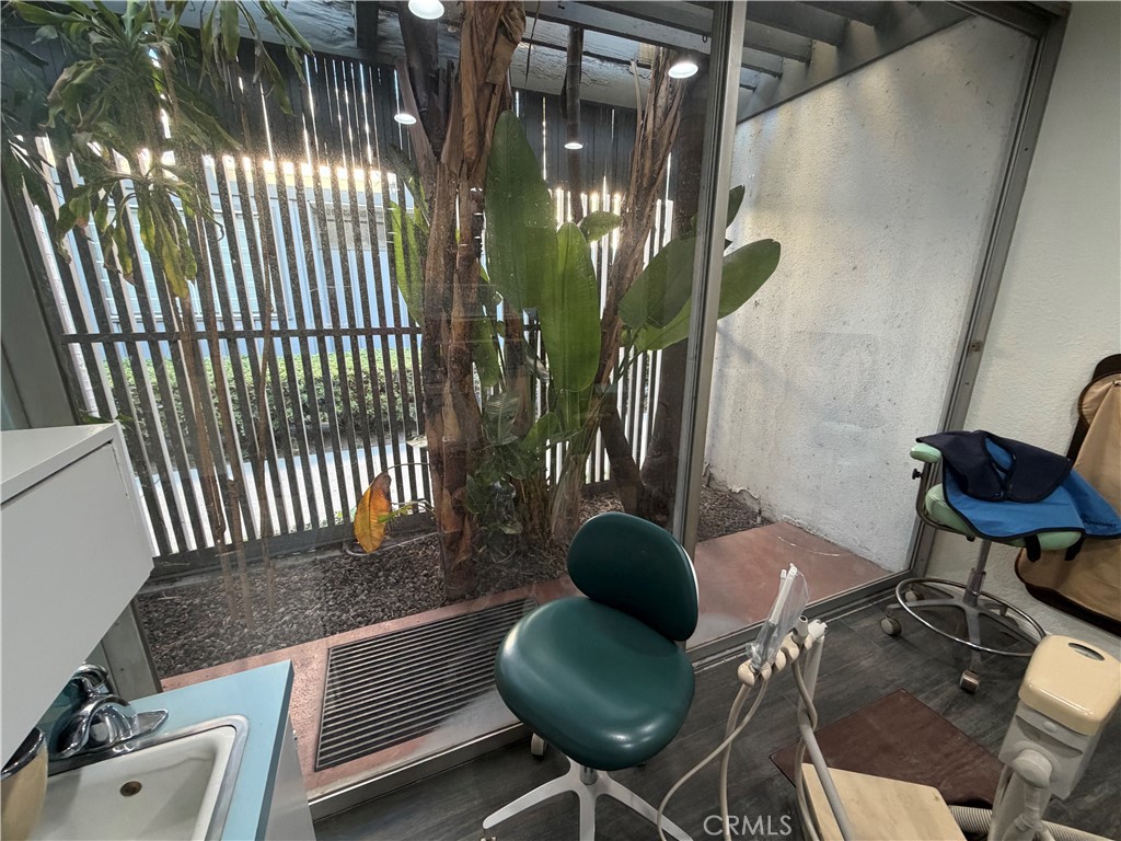 Blue Room - Operatory 1 - 1731 W Romneya Drive, Anaheim CA 92801 - photo 10