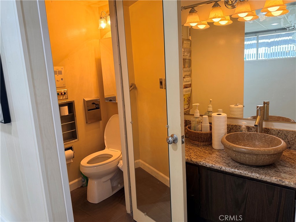 Bath 1 - 1731 W Romneya Drive, Anaheim CA 92801 - photo 21