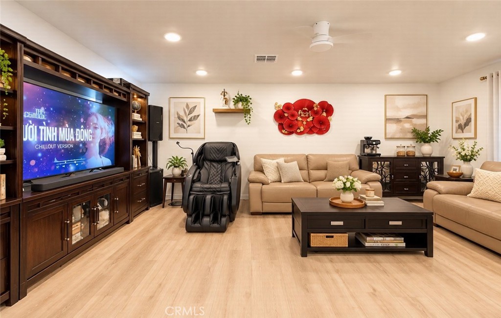 1738 VARNA S, Anaheim CA 92804 - photo 15