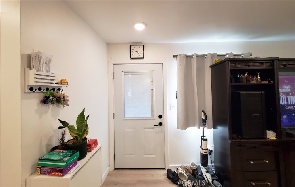 1738 VARNA S, Anaheim CA 92804 - photo 16