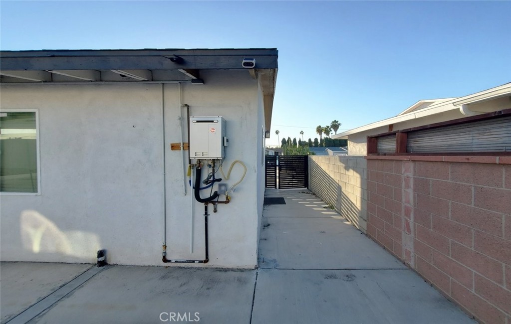1738 VARNA S, Anaheim CA 92804 - photo 25