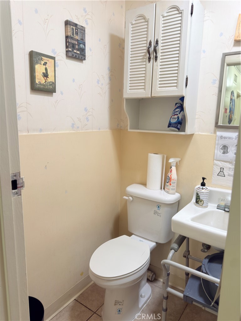 1741 A W Romneya Drive, Anaheim CA 92801 - photo 17