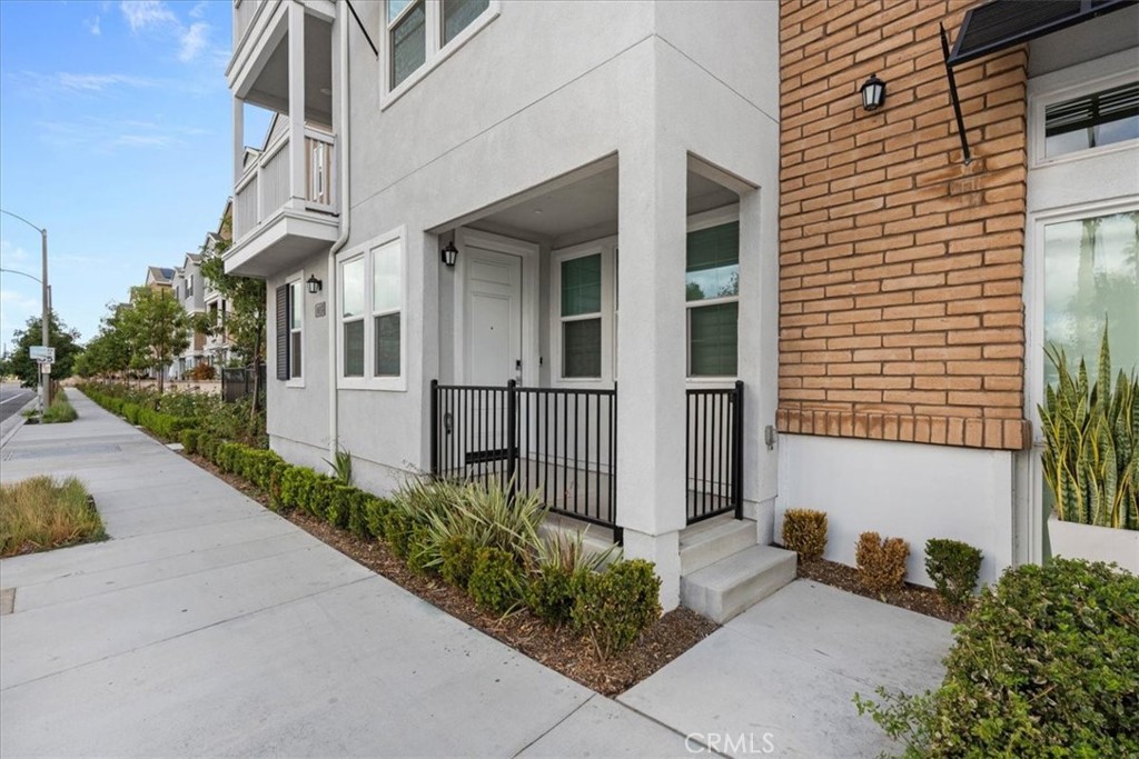 175 W La Palma Avenue 6, Anaheim CA 92801 - photo 2