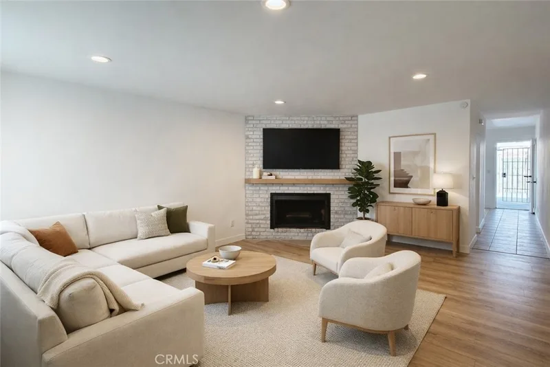 1765 W Glenoaks, Anaheim, CA 92801