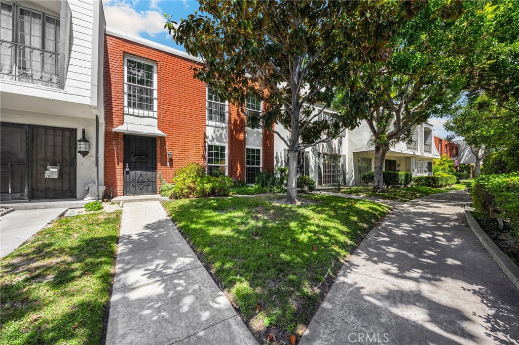 1800 Gramercy Avenue W 21, Anaheim CA 92801 - photo 1