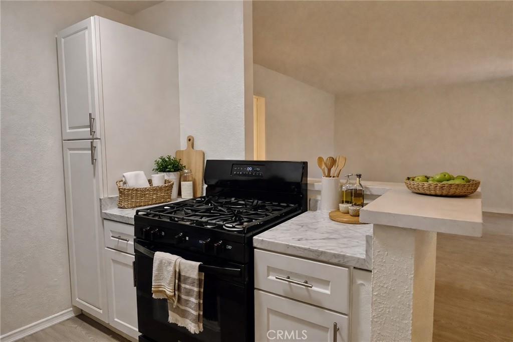 1810 W Sallie 7, Anaheim CA 92804 - photo 5