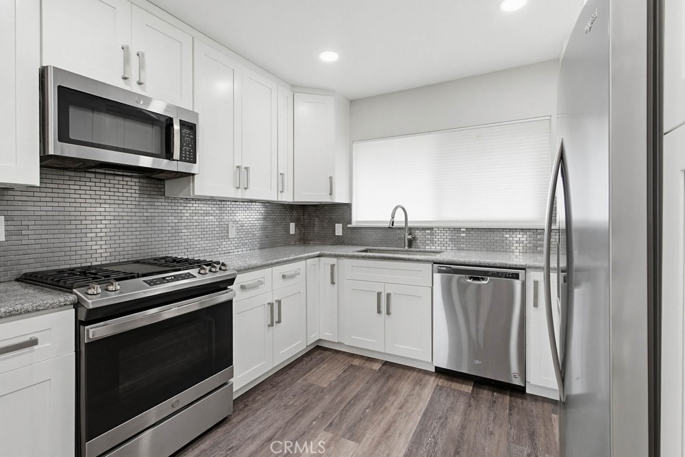 1860 W Glenoaks L, Anaheim CA 92801 - photo 8
