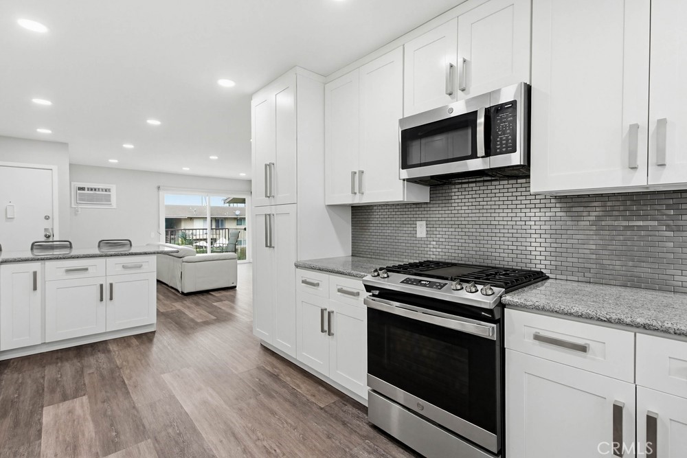 1860 W Glenoaks L, Anaheim CA 92801 - photo 10