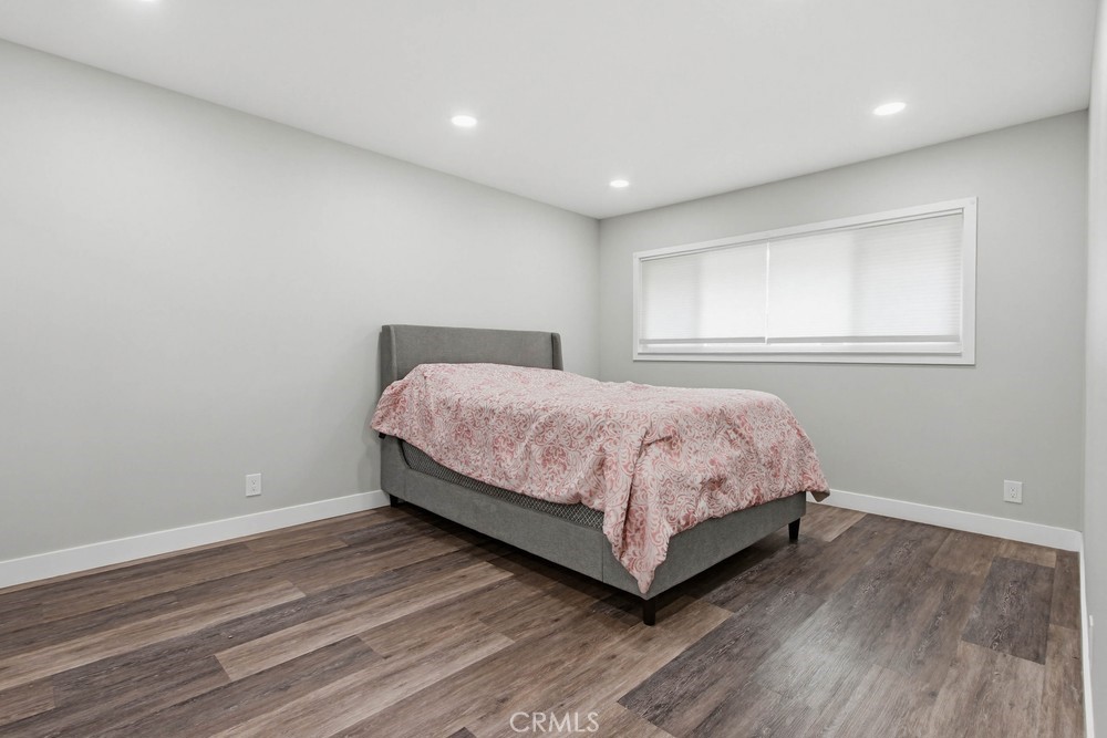 1860 W Glenoaks L, Anaheim CA 92801 - photo 18