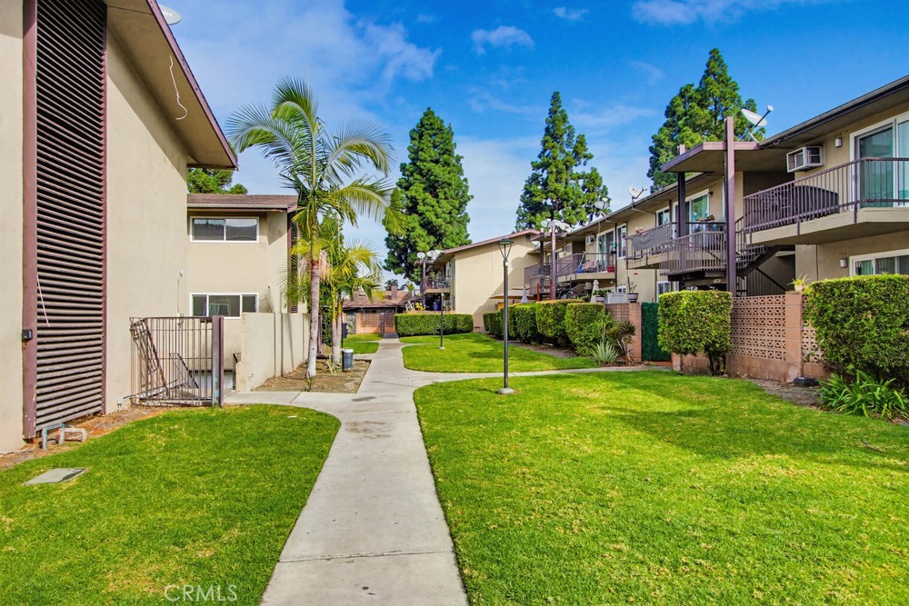 1860 W Glenoaks L, Anaheim CA 92801 - photo 30