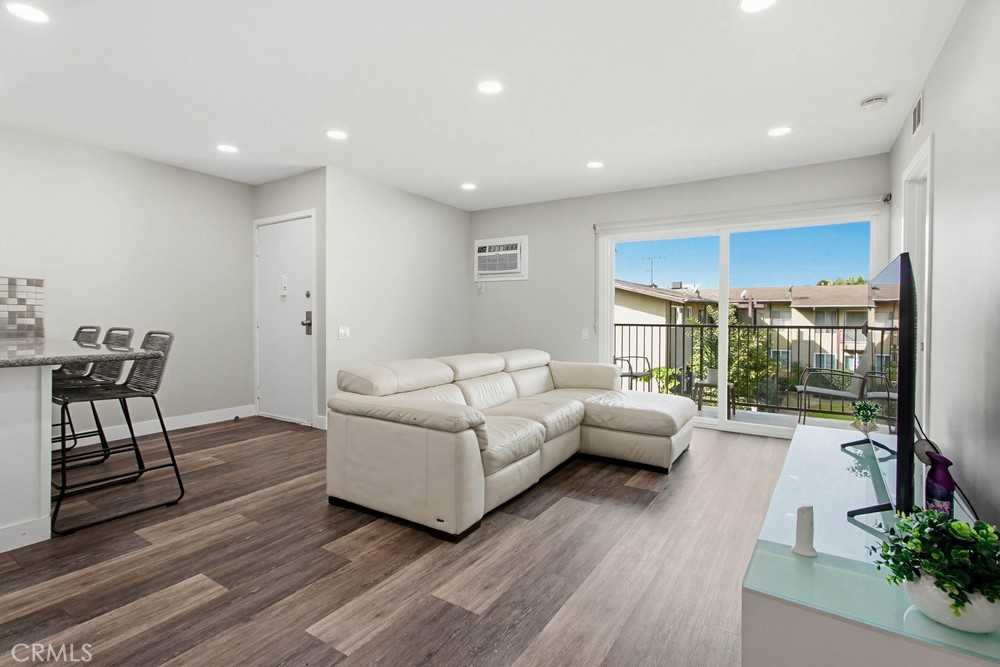 1860 W Glenoaks, Anaheim CA 92801 - photo 6
