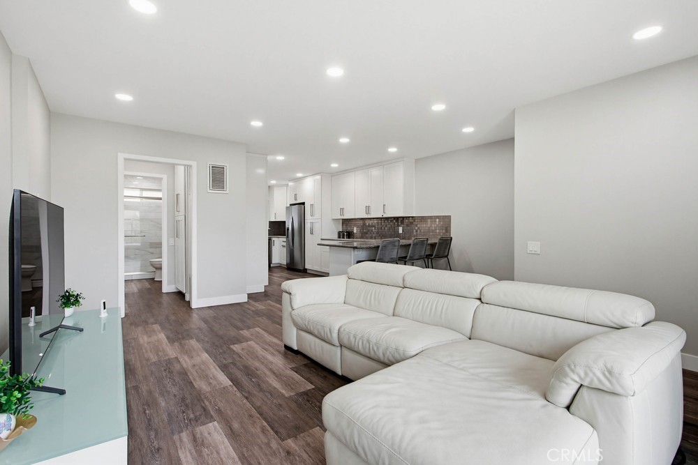 1860 W Glenoaks, Anaheim CA 92801 - photo 8