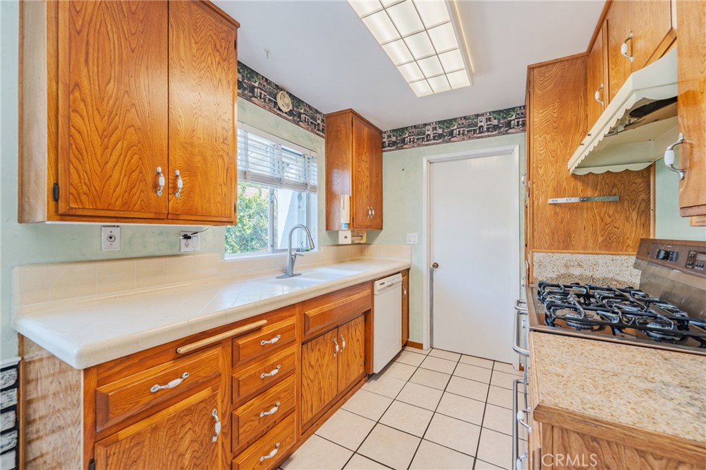 1872 W Tedmar, Anaheim CA 92804 - photo 10