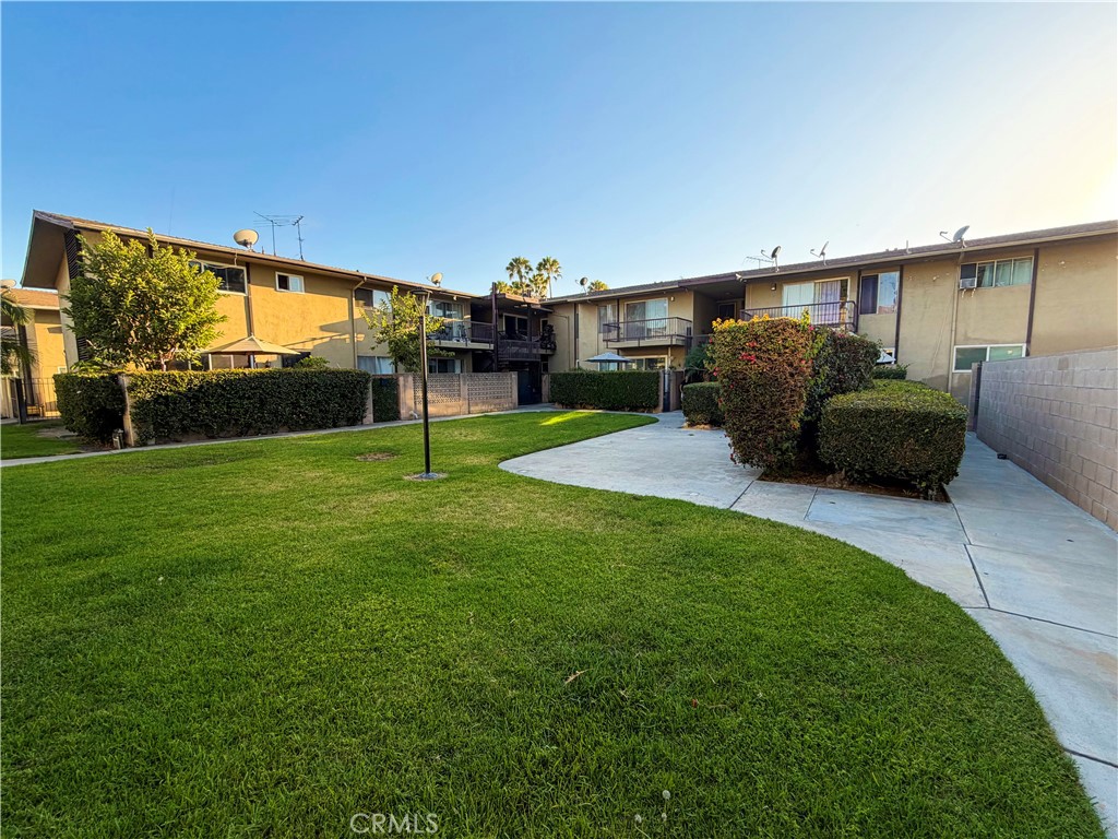 Front view - 1900 W Glenoaks Avenue, Anaheim CA 92801 - photo 1