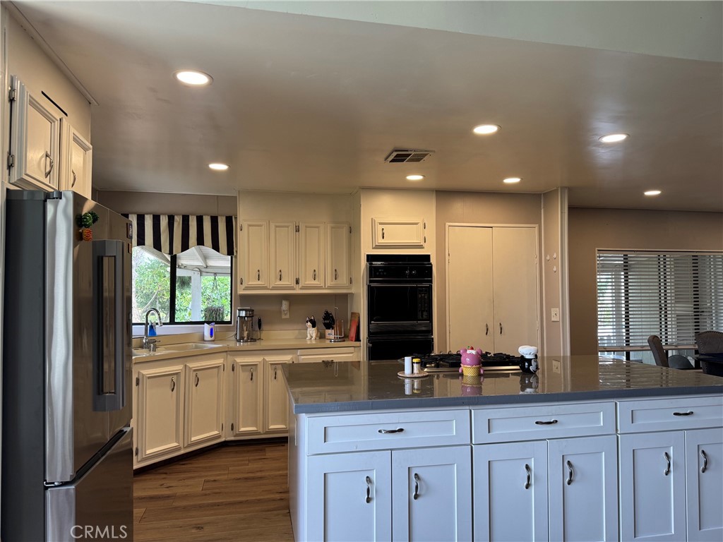 1919 Coronet Avenue 218, Anaheim CA 92801 - photo 10