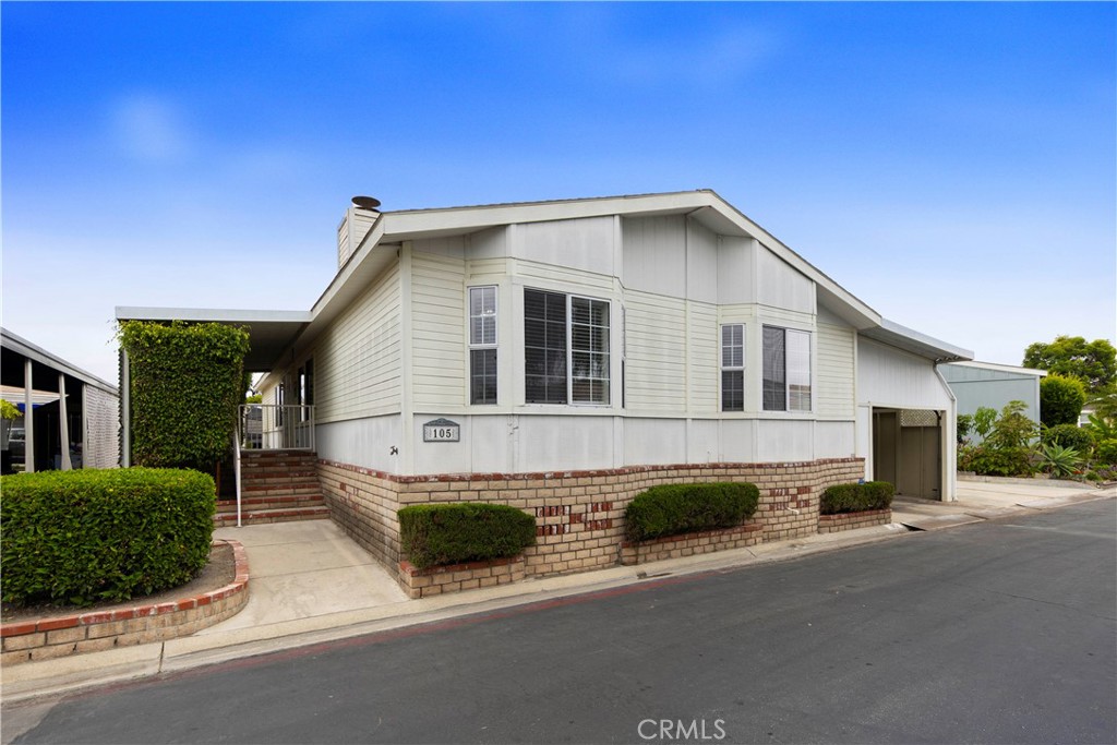1919 W Coronet #105 - 1919 W Coronet 105, Anaheim CA 92801 - photo 1