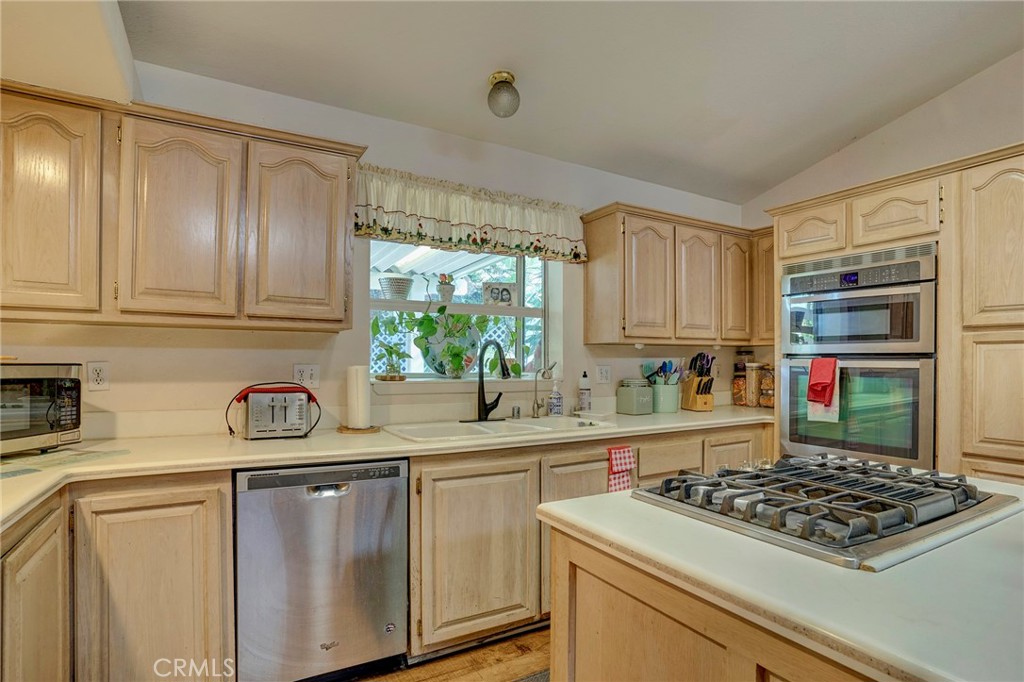 1919 W Coronet 132, Anaheim CA 92801 - photo 21