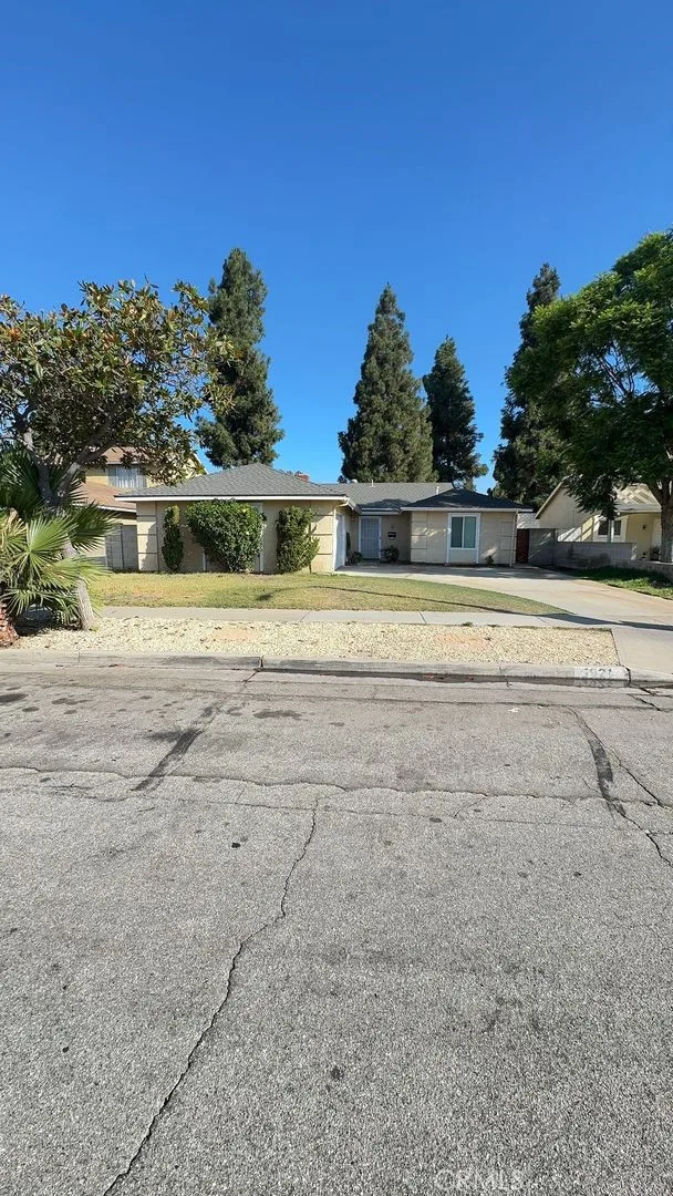 1921 E Cortney, Anaheim, CA 92805