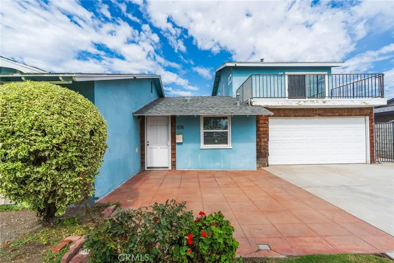 1921 W Clearbrook, Anaheim, CA 92804