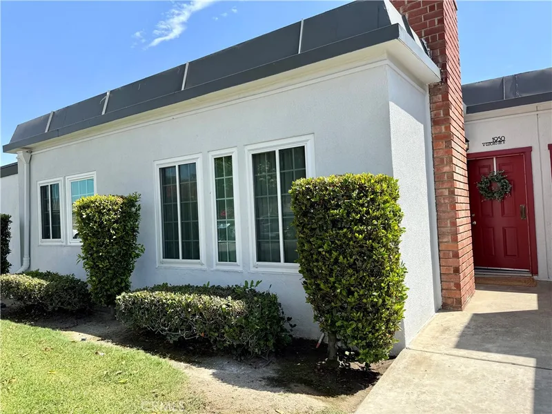 1950 W Glenoaks #A, Anaheim