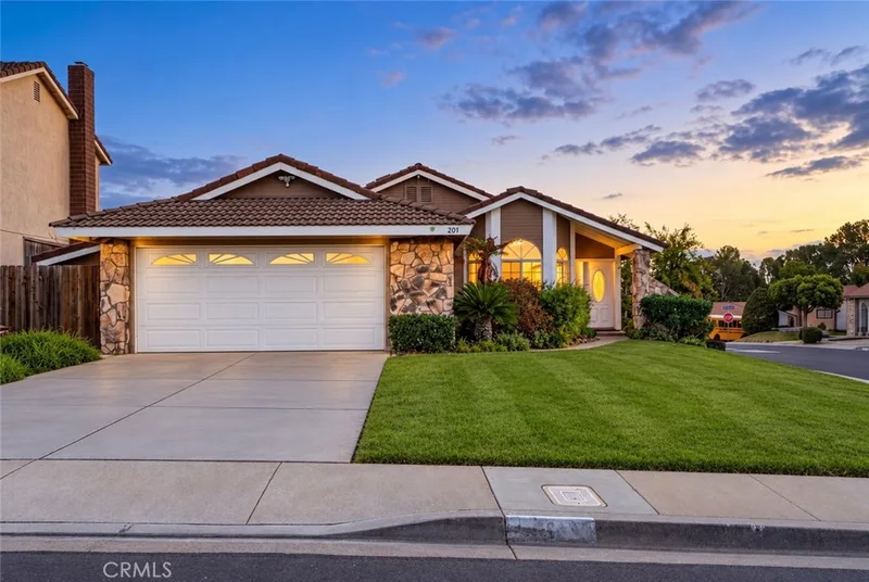 201 S Brookside Court, Anaheim, CA 92808