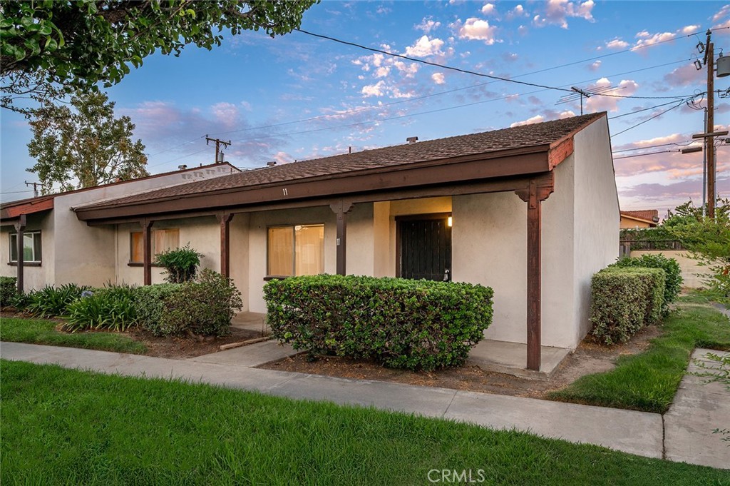 2011 W Katella Avenue 11, Anaheim CA 92804 - photo 2