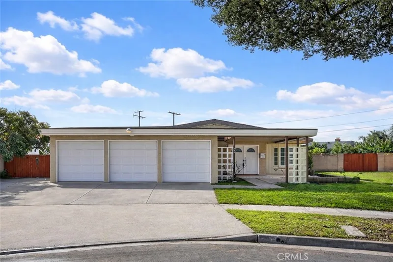 203 N Royal Place, Anaheim, CA 92806