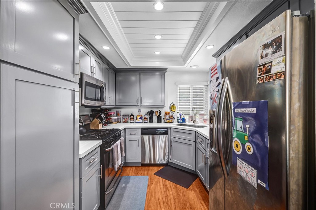 Kitchen - 2035 E Blackwood, Anaheim CA 92806 - photo 9