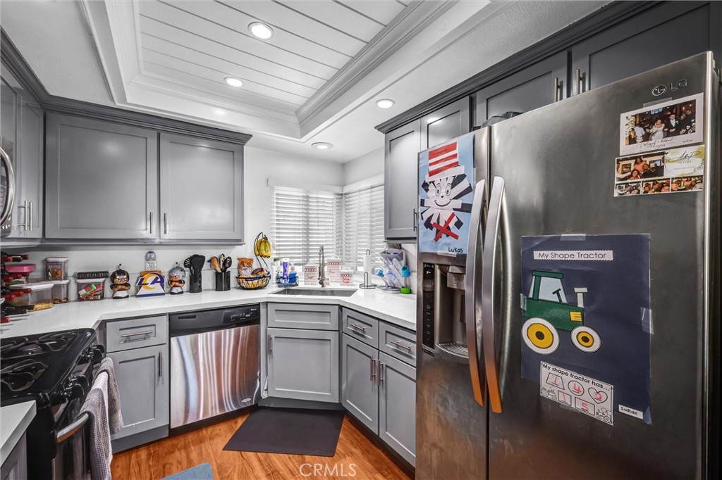Kitchen - 2035 E Blackwood, Anaheim CA 92806 - photo 10
