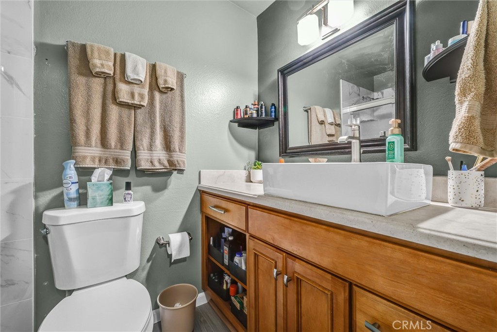 Master Restroom - 2035 E Blackwood, Anaheim CA 92806 - photo 18