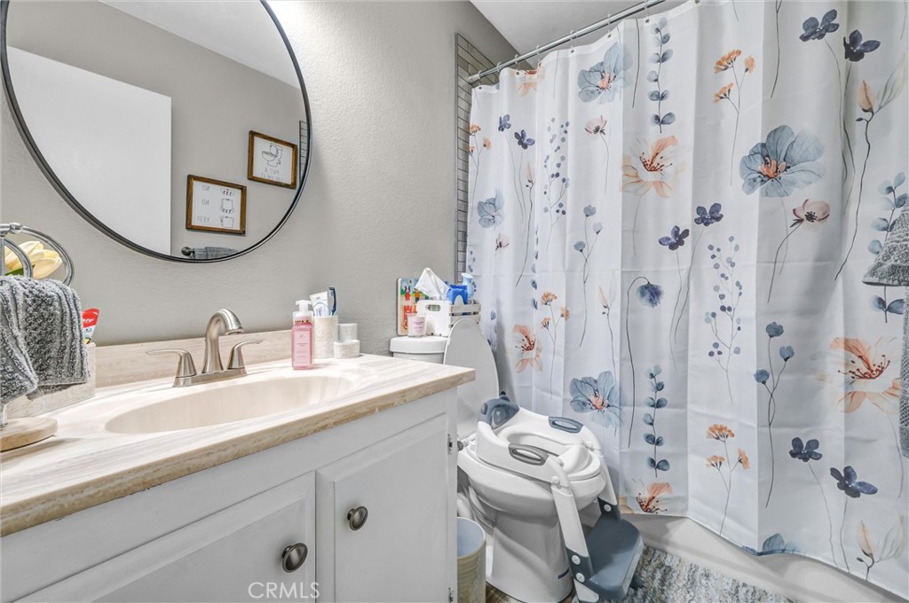 Restroom 2 - 2035 E Blackwood, Anaheim CA 92806 - photo 23