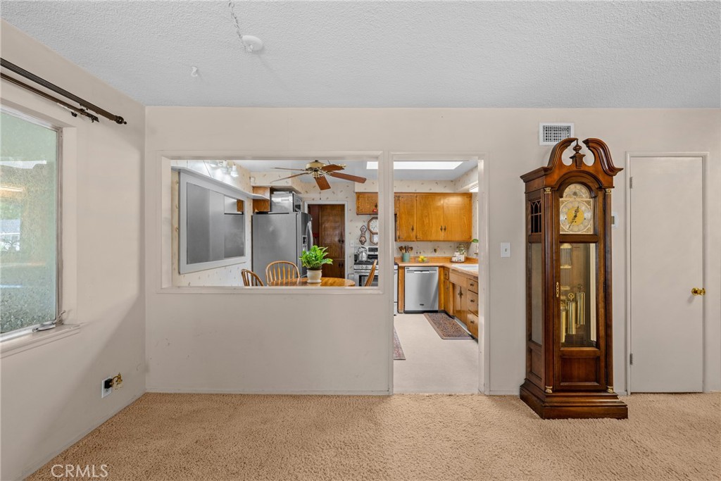 2040 W Embassy Ave, Anaheim CA 92804 - photo 10