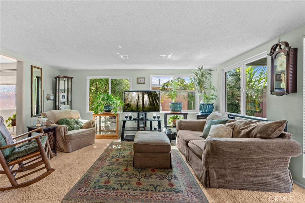 2040 W Embassy Ave, Anaheim CA 92804 - photo 13