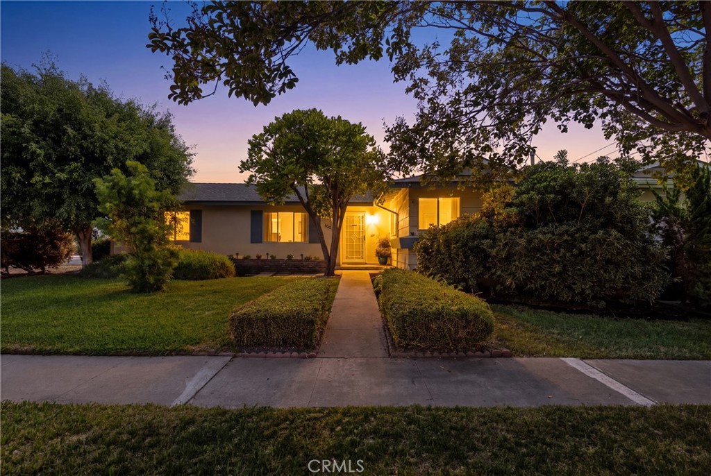 2040 W Embassy Ave, Anaheim CA 92804 - photo 24