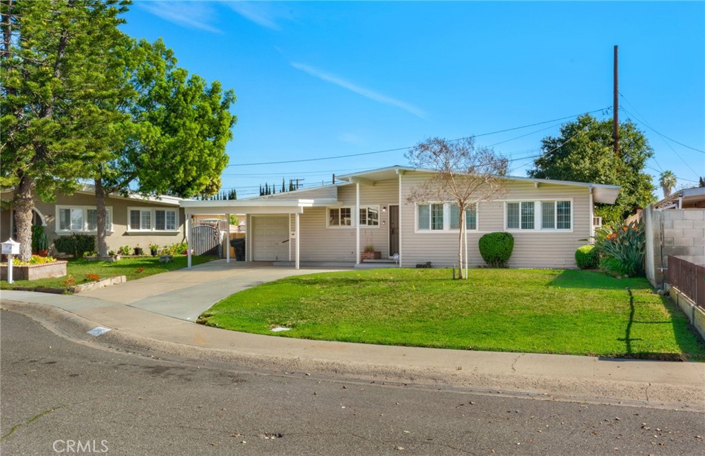 Extra large front yard in lovely cul-de-sac location. - 206 N. Clark Terrace, Anaheim CA 92806 - photo 1