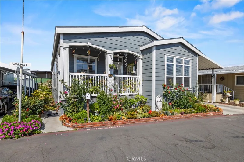 21 Walnut Via, Anaheim, CA 92801