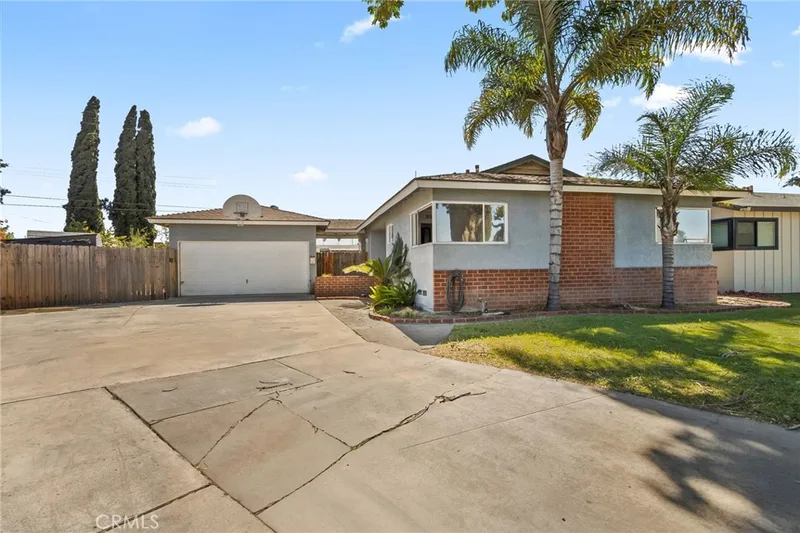 2106 W Forest, Anaheim, CA 92804