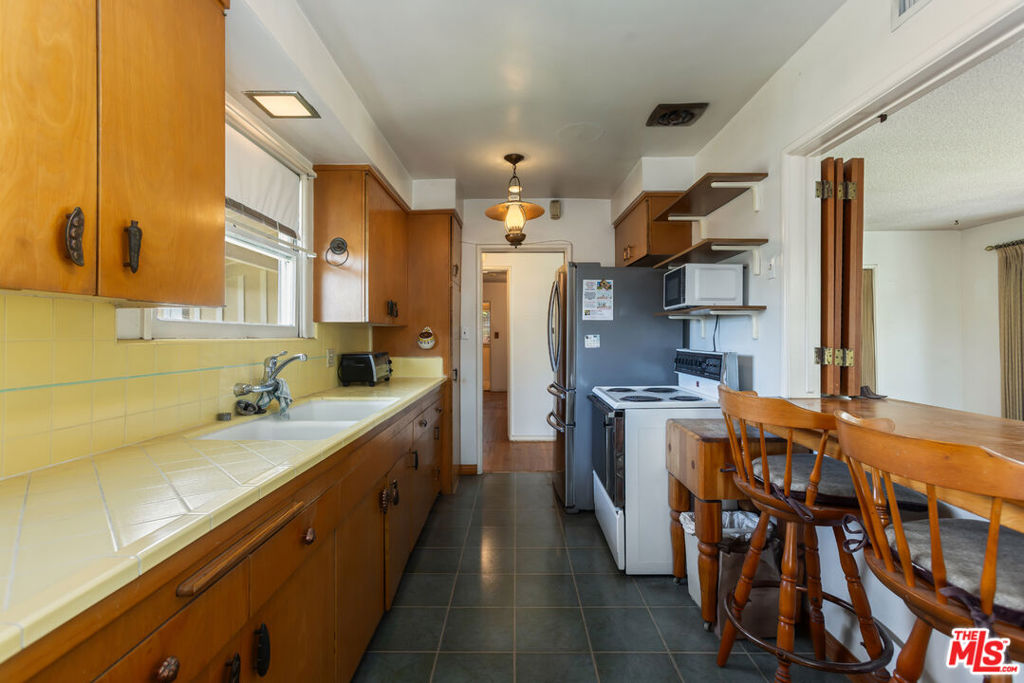 2120 E Napa Place, Anaheim CA 92806 - photo 5