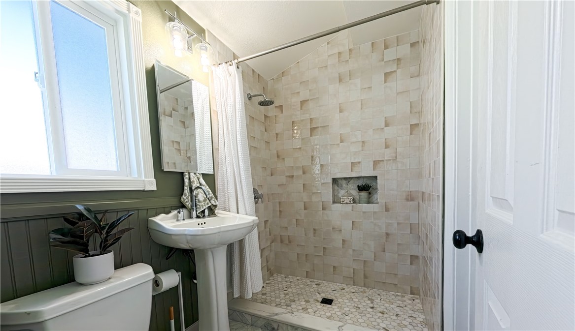 2146 W Crone Avenue, Anaheim CA 92804 - photo 29